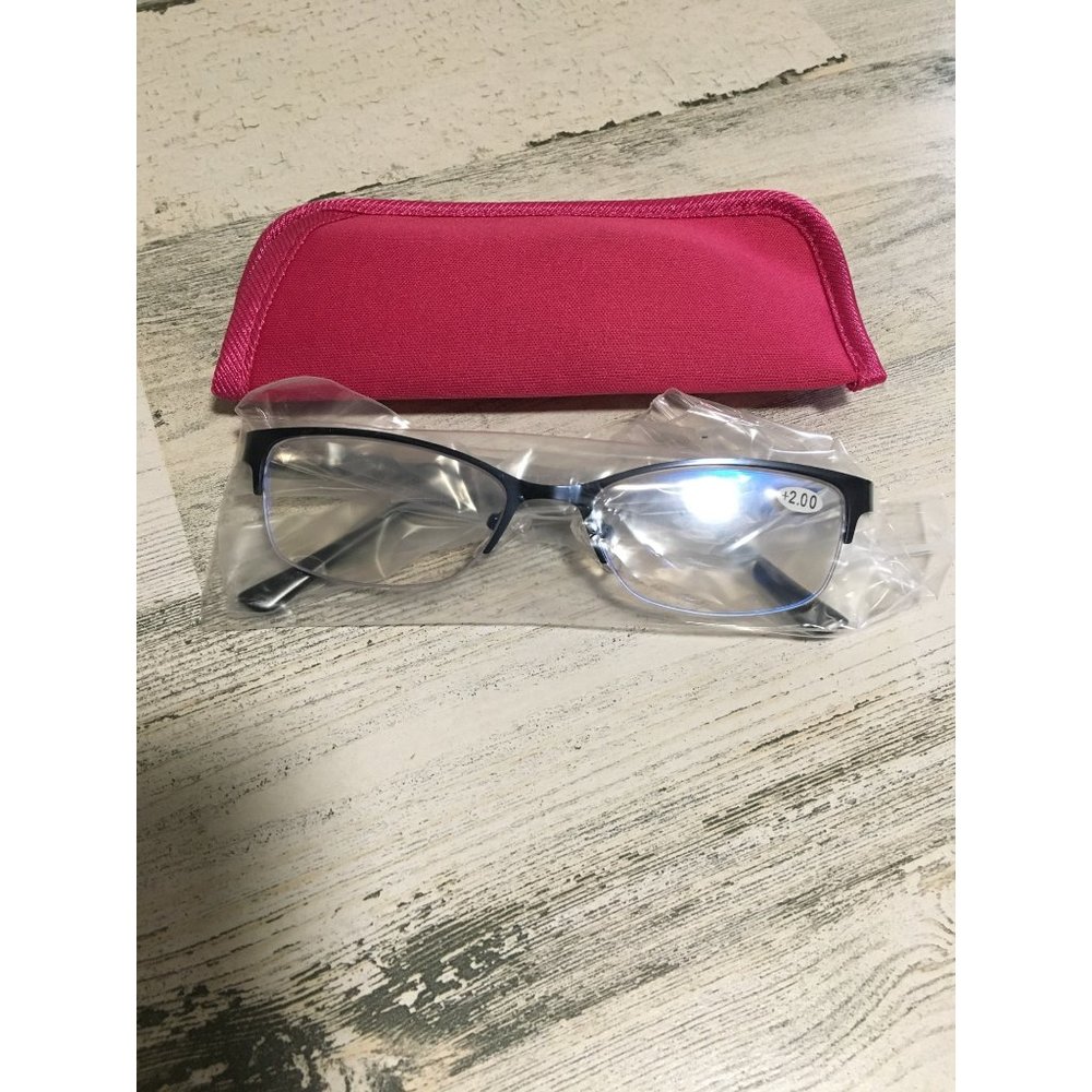 Half frame metal readers 2.0 strength & pink case NWT